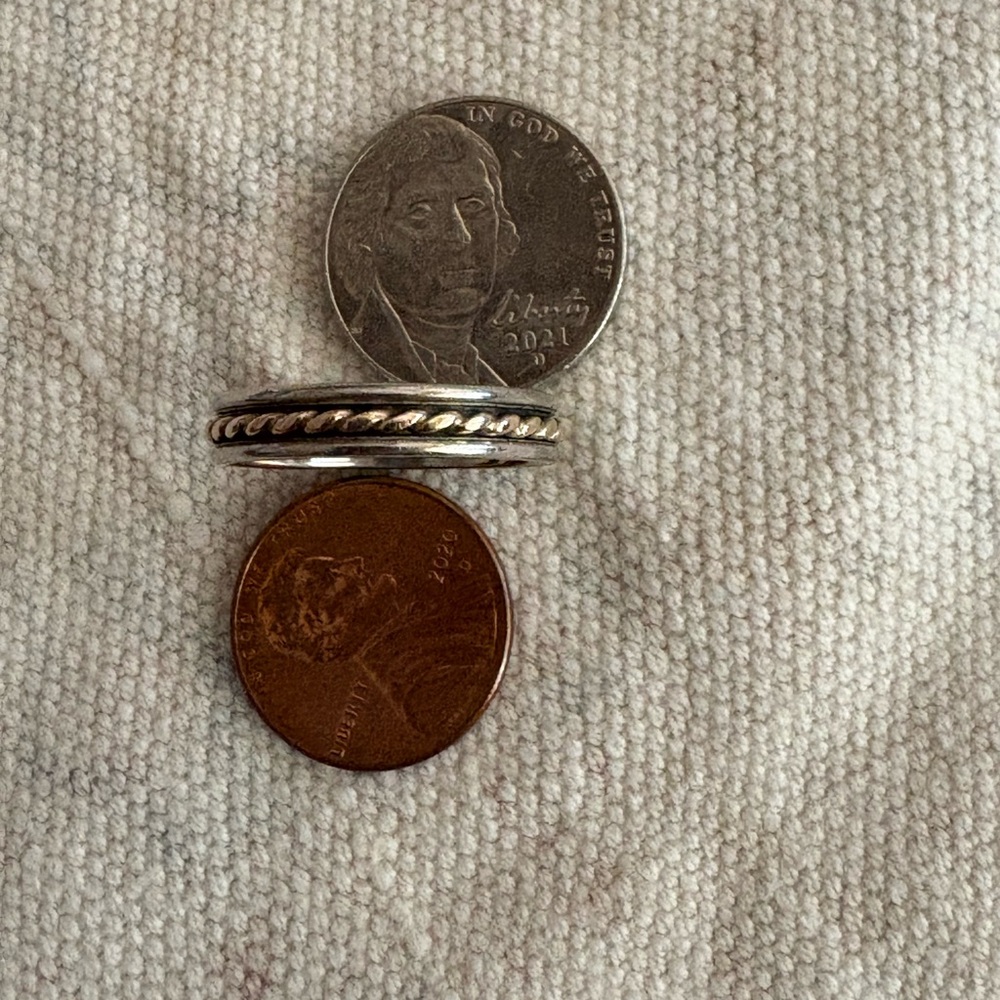 James Avery Silver Ring with  Twist Accent Sz  7.75 to 8 - Picture 3 of 4